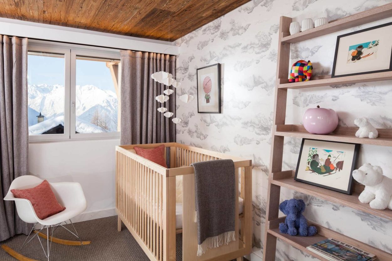Verbier_Ski_Chalet_Interiors_Baby_Room_Cot_Mobile_Shelves-1250x833